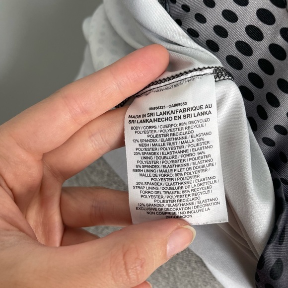 NIKE Dri-Fit Tank with attached Bra - Picture 7 of 9